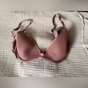 SKIMS Weightless Scoop Bra 32D